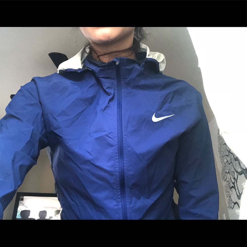 Women’s Nike wind runner